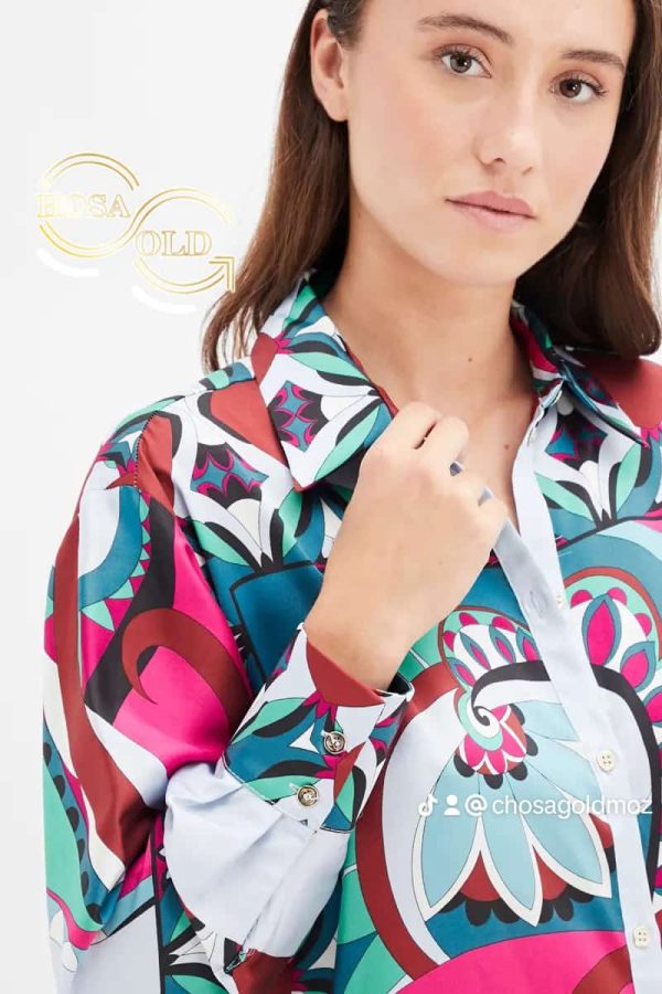 Camisa Feminina Estampada Geométrica Multicolorida
